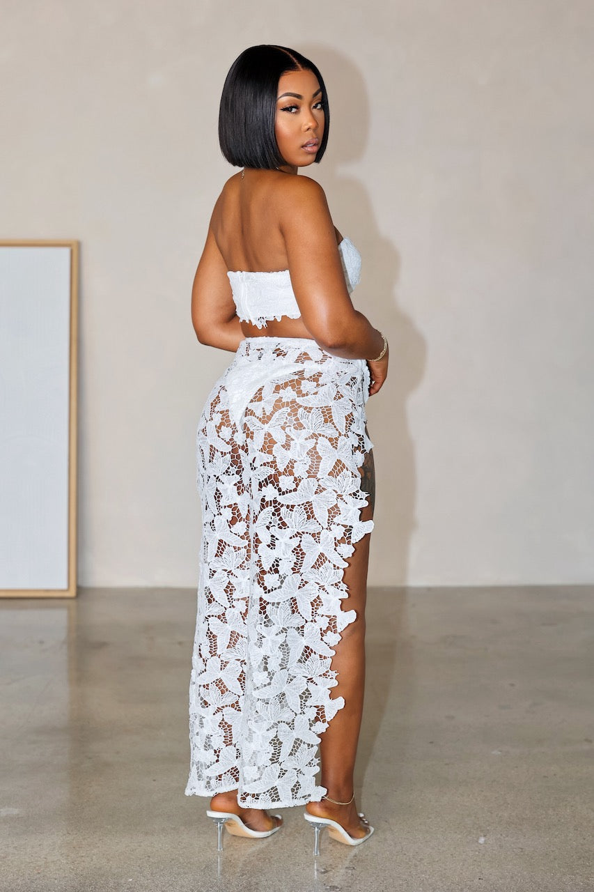 Floating At Sea Set (White)
